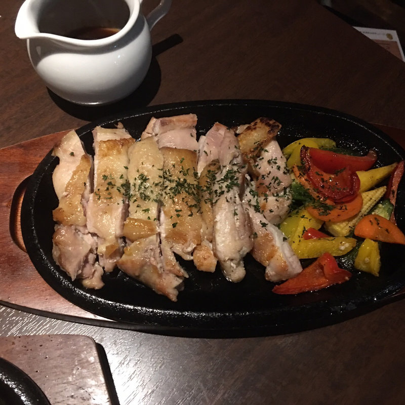 国産鶏もも肉のグリル(イタリア酒房 ときわ)