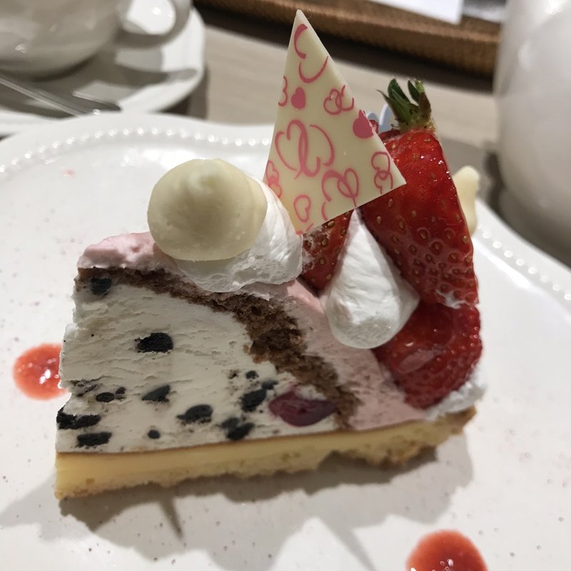 あまおうとホワイト生チョコのベイクドチーズタルト(ラ・メゾン アンソレイユターブル シャポー船橋店)