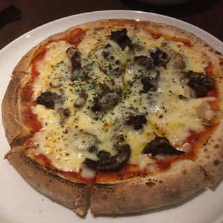 牛タンのpizza(イタリア酒房 ときわ)