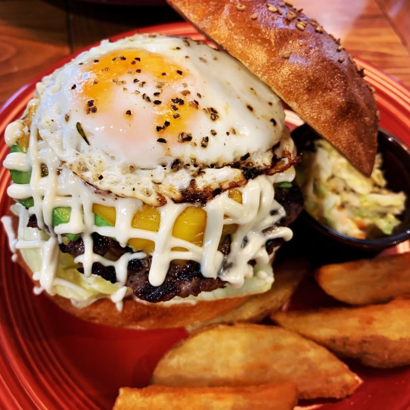 アボカドチーズバーガー(エッグトッピング)(Monks on the Moon)