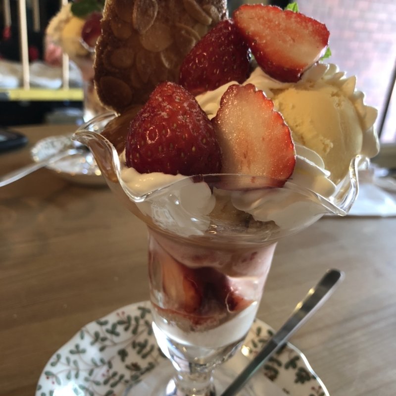 いちごのプリンパフェ(chabo)