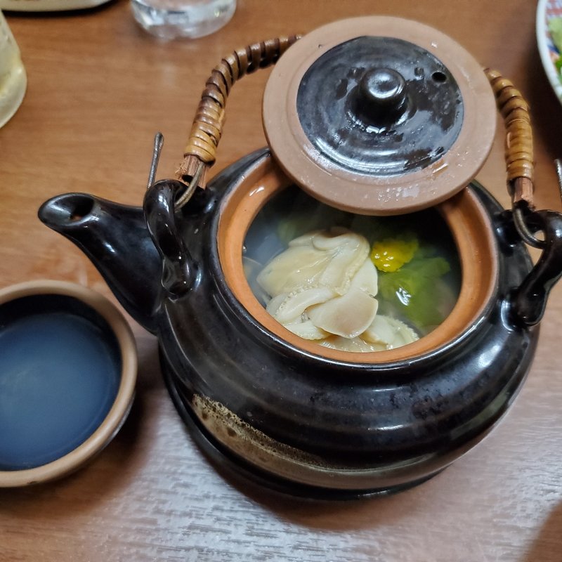 蛤としめじの土瓶蒸し(特別注文)(棟梁)