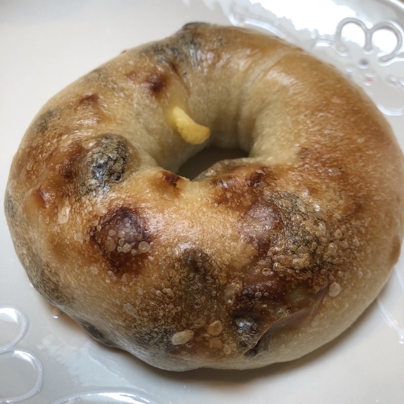 チーズ&レーズンベーグル(ブラウニー ブレッド＆ベーグルズ （Browny Bread ＆ Bagles）)