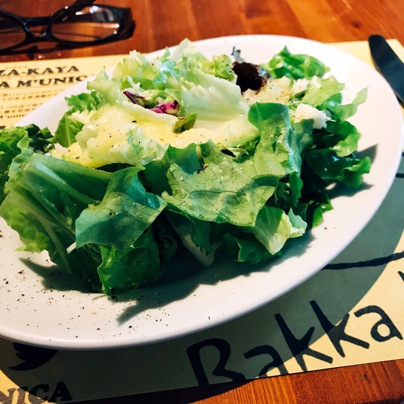 オレンジドレッシングのサラダ(ピザについてる)(Pizzeria Bakka M'unica)