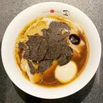 黒トリュフチャーシュー味玉醤油Soba(Japanese Soba Noodles 蔦)