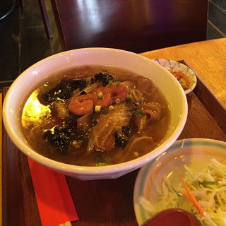 海鮮五目湯麺(中国茶房8 六本木店 （チャイニーズカフェ・エイト）)