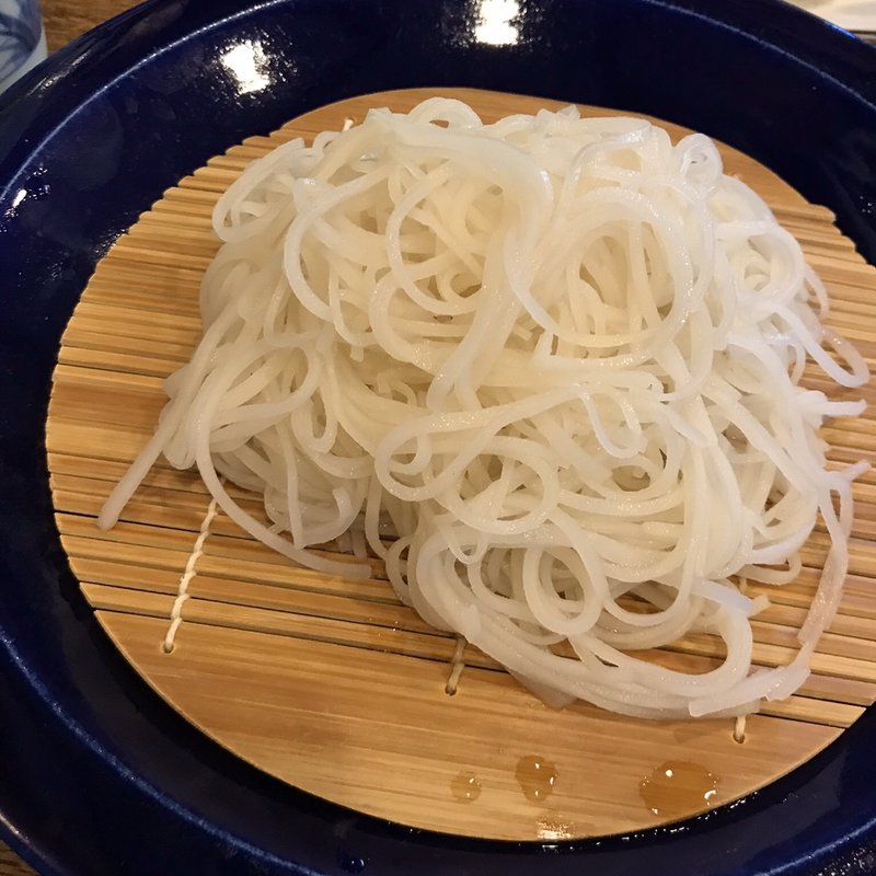 (志な乃 （しなの）)