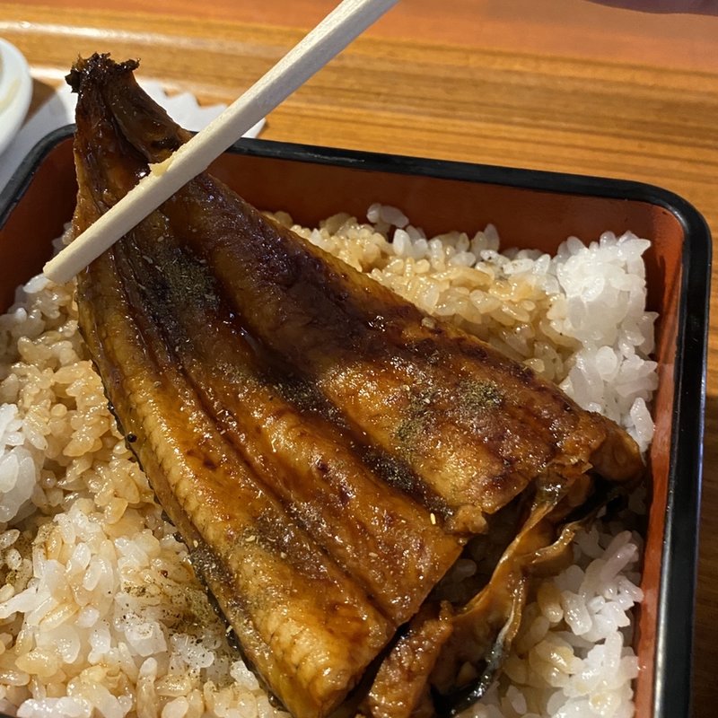 うな重(カリメーラ )