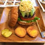ふわチーアスパラバーガー(3月限定)(Burger Cafe Dining KOHAKU)