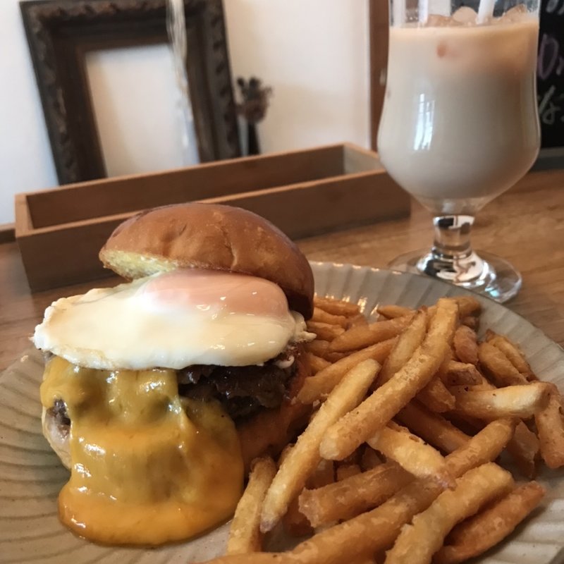 KAKUMEIチェダーエッグ(KAKUMEI Burger&Cafe)