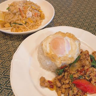 ガパオライス(タイ料理 デュシット)