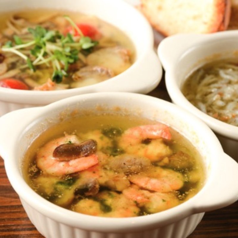 海老とマッシュルームのアヒージョ(とある池袋のビストロ酒場Bisrock 池袋西口店)