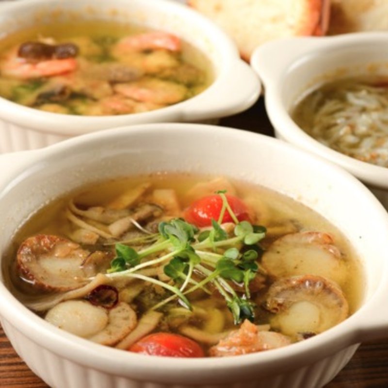 キノコとホタテのアヒージョ(とある池袋のビストロ酒場Bisrock 池袋西口店)