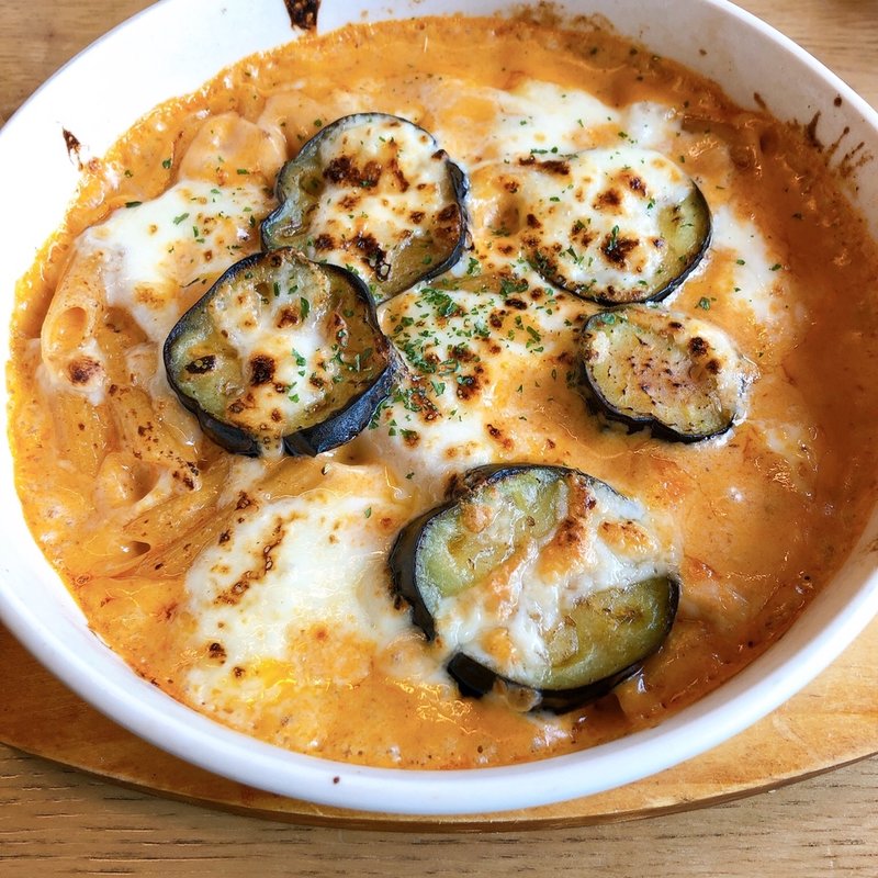 揚げなすのミートソースグラタン(YONA YONA BEER WORKS)