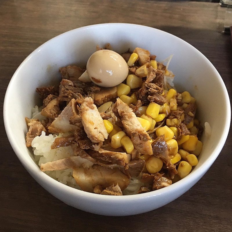 コーンチャーシュー丼 中(茂一)
