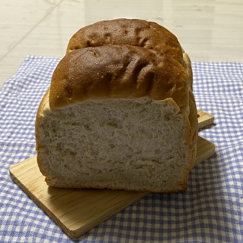 もちむぎ粉入り食パン(幸福堂)