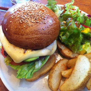 アボカドチェダーチーズバーガー(Good Mellows)