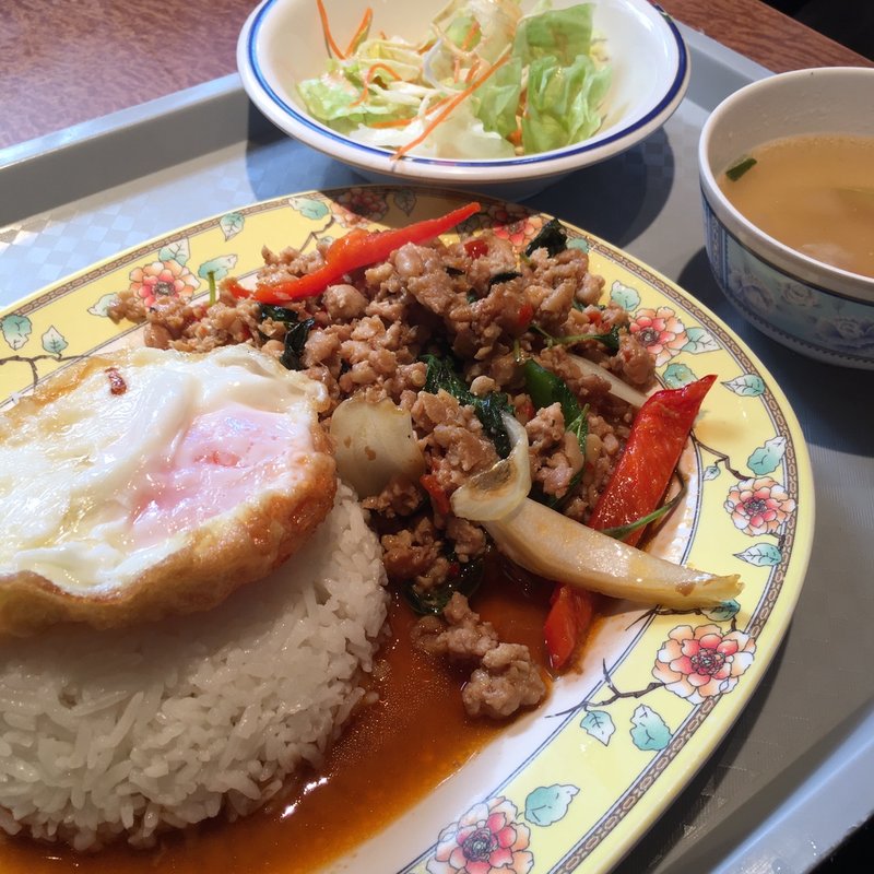 C　鶏肉のバジル炒めセット(サームロット)