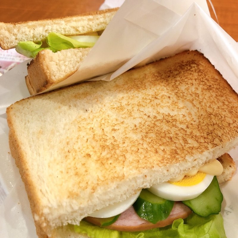 ボロニアソーセージ&ゆで卵(カフェクリエ西新橋店)