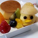 イースター うみたて卵プリンのアラモード