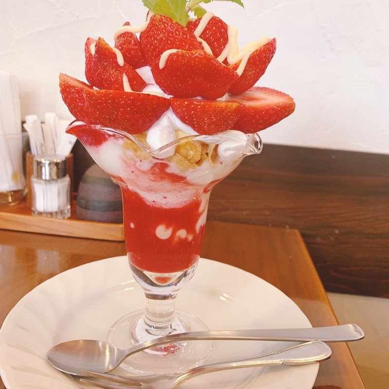 あまおうパフェ(茶房　POPO （ポポ）)