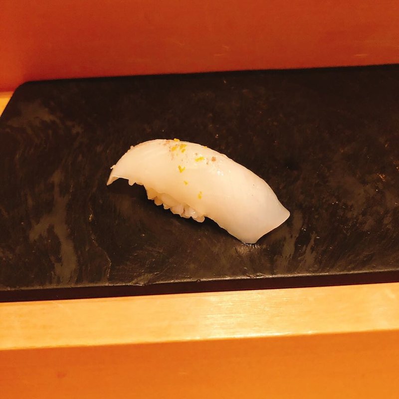 いかの握り(寿し処くに)