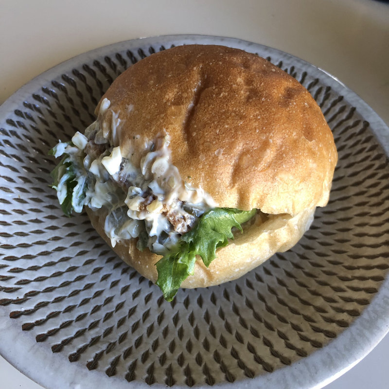 無添加チキンカツバーガー(ブーランジェリー ラ テール)