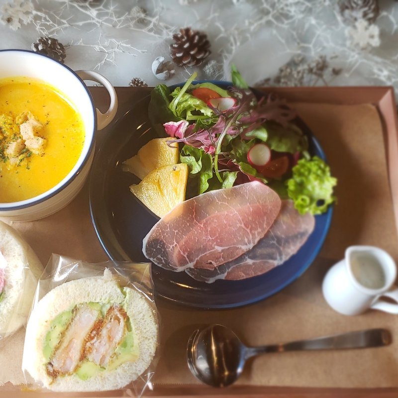 ロールサンド(パフェテリア Largo)