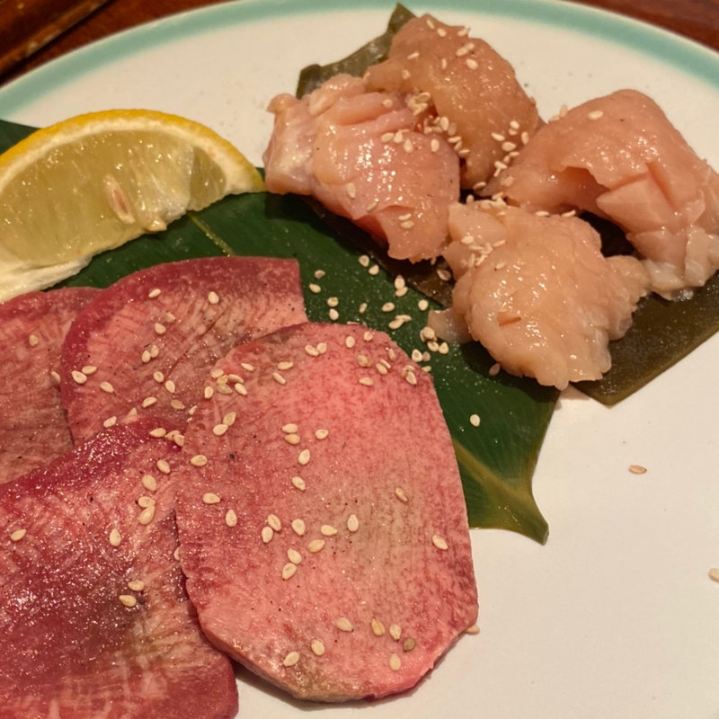 タン塩と上ミノ(上野太昌園 上野別館 （ウエノタイショウエン）)