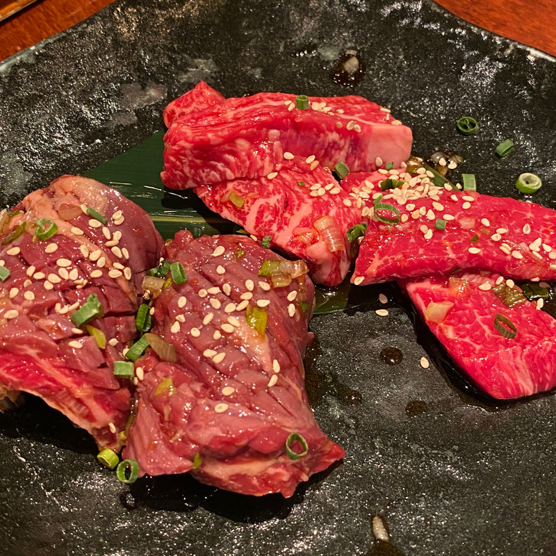 ハラミとカルビ(上野太昌園 上野別館 （ウエノタイショウエン）)