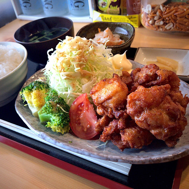 鶏の唐揚げ定食(心の台所 たかしげ)