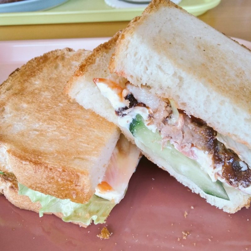 サンドイッチ(クリームチーズ×自家製ベーコン)(Sea Blue)