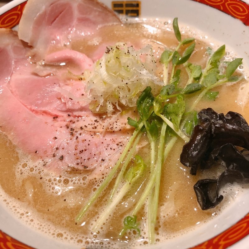 煮干白湯らーめん  伊吹産煮干し✖️プレッタムーア (YAMACHAN)