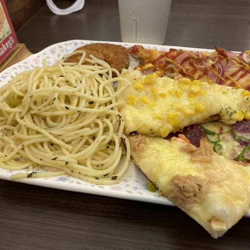 食べ放題(シェーキーズ 新京極店 )