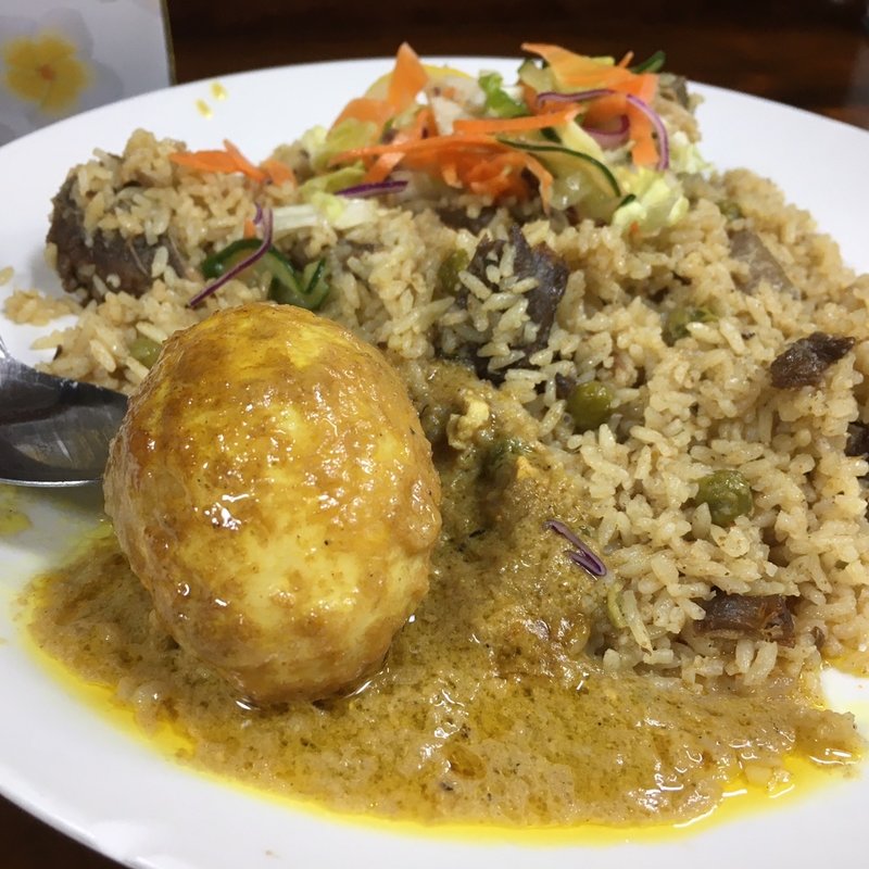 ビリヤニ・チキンローストカレー・ミックスサラダ・タマゴコルマカレー+ドリンク セット(アジアカレーハウス)