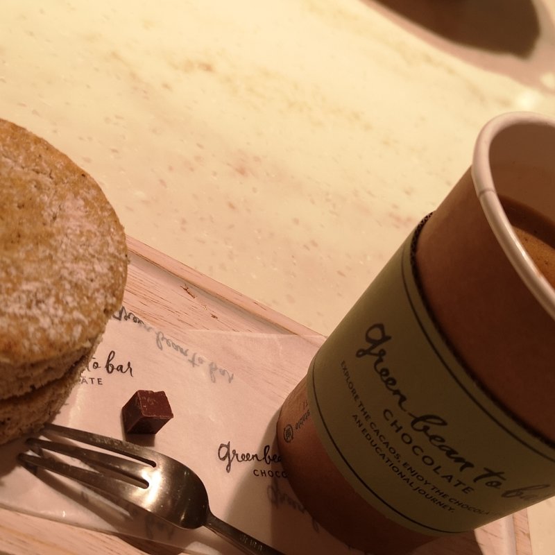 チョコブッセ(グリーンビーントゥバーチョコレート 中目黒本店)