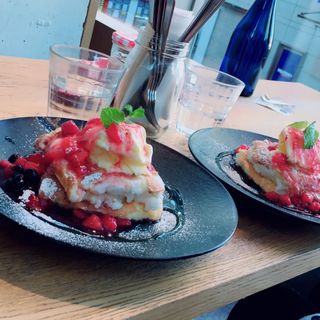 フレッシュベリーパンケーキ(LATTE GRAPHIC 町田店)