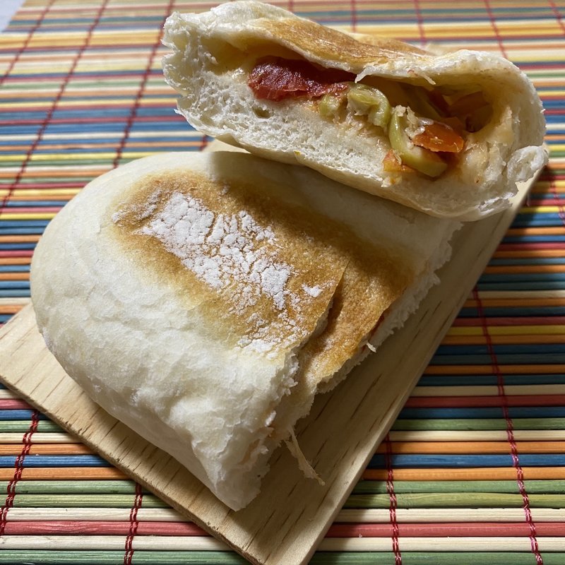 ドライトマトとオリーブ(パンドオル（ＰａｉｎＤ’ｏｒ）)