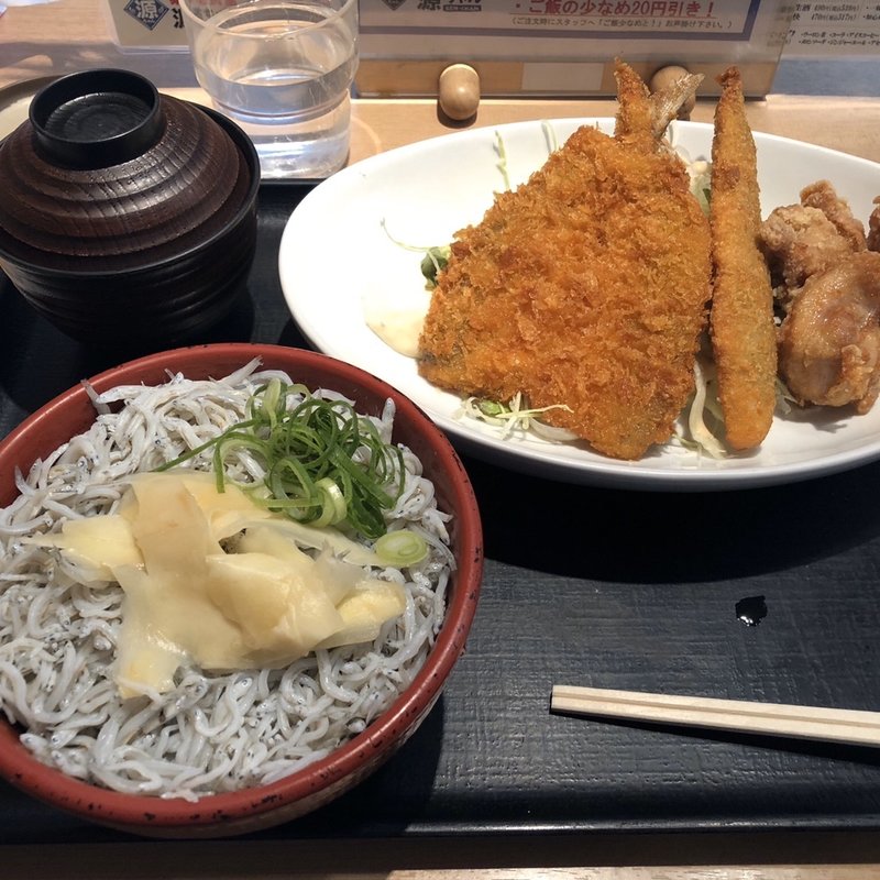 しらす干し丼と合い盛り定食(築地食堂源ちゃん 人形町店)