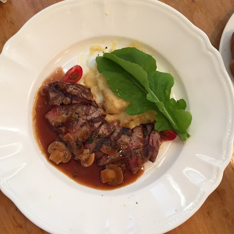 【おすすめメニュー】国産黒毛和牛サーロインステーキ(150g)(神戸屋レストラン 芦花公園店)