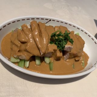 細切り鶏肉特製調味掛(中国飯店 三田店 （チュウゴクハンテン）)