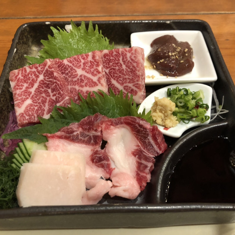 馬刺しセット(浜料理 侍 )