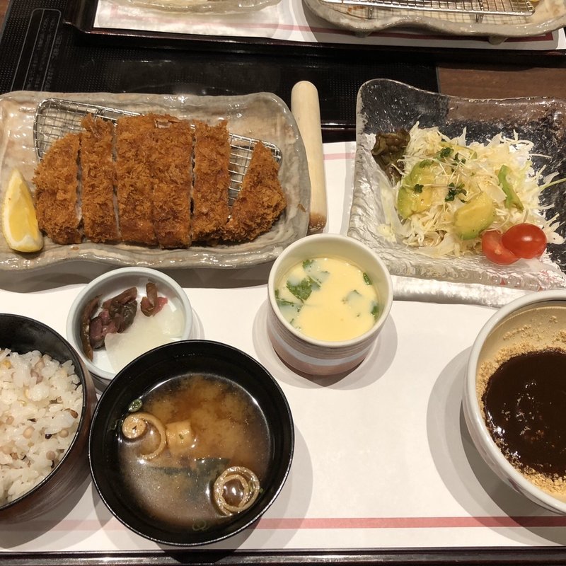 ロースとんかつ膳(すし半 住吉店 )