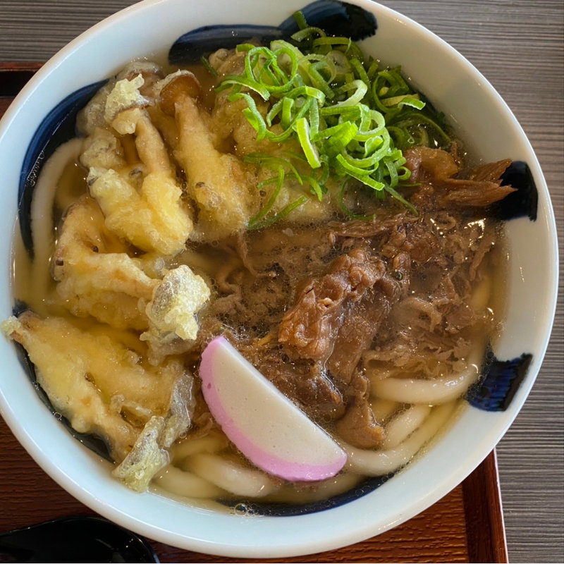 しめじ肉うどん(華新うどん)