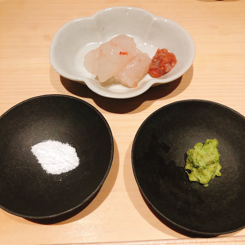 甘エビと酒盗(鮨 利崎)