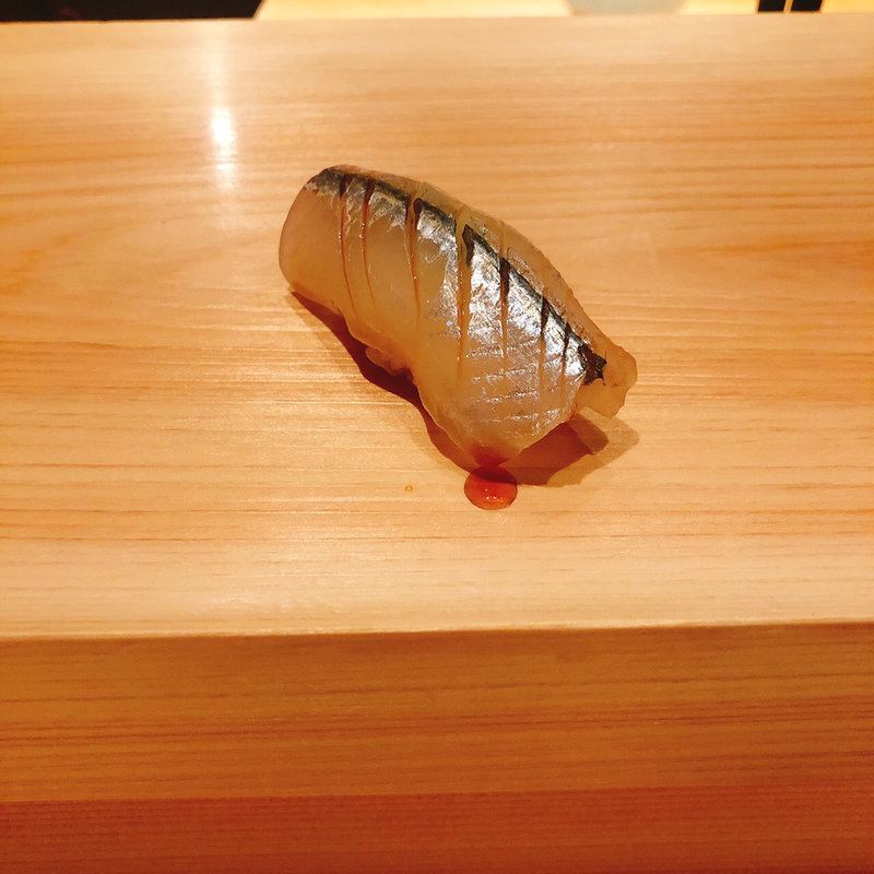 さよりの握り(鮨 利崎)