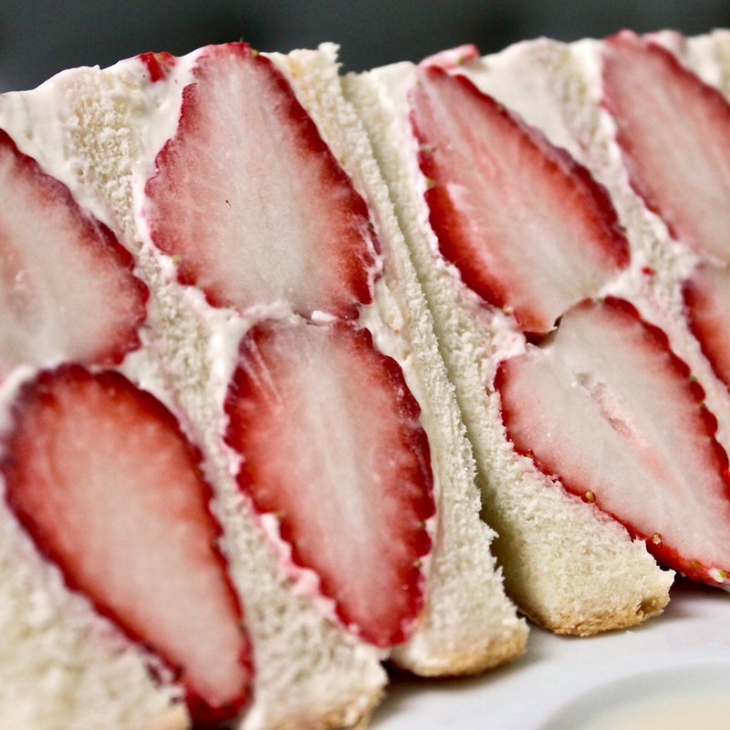 贅沢いちごサンド(adito)