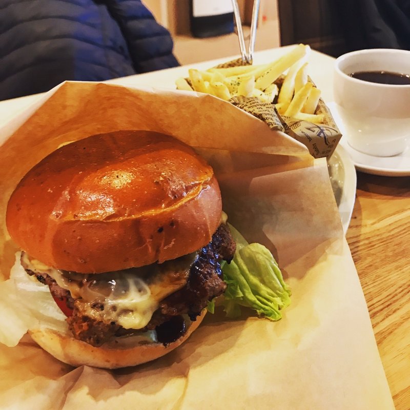 チーズバーガーセット(パティオ ドゥ メトロ リエッタ綾瀬店)