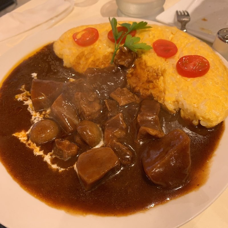 ビーフシチューオムライス(フォーシーズンズカフェ （FOUR SEASONS CAFE）)