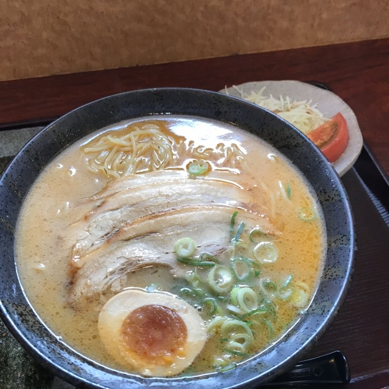 豚骨醤油ラーメン(麺工房おおにし)
